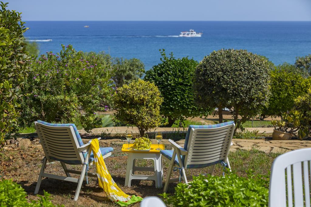 Protaras Beachfront Sirina Lina Suite Paralimni Buitenkant foto