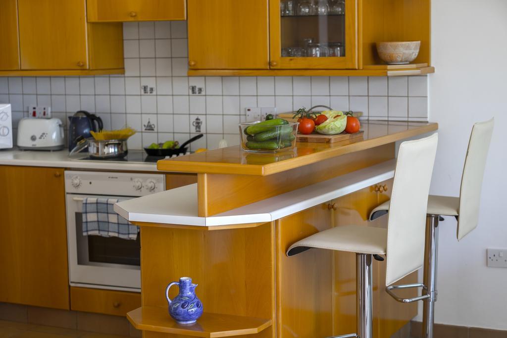 Protaras Beachfront Sirina Lina Suite Paralimni Buitenkant foto