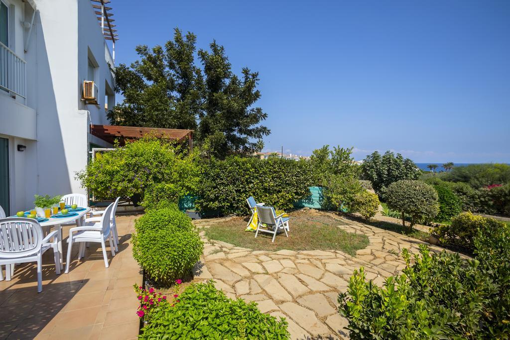 Protaras Beachfront Sirina Lina Suite Paralimni Buitenkant foto