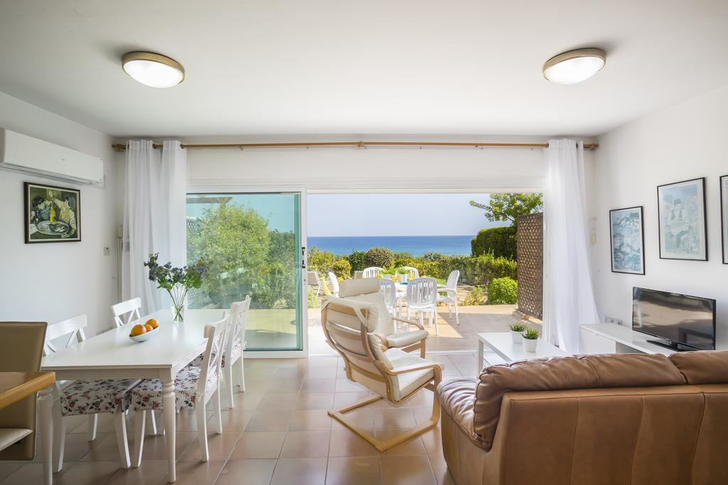 Protaras Beachfront Sirina Lina Suite Paralimni Buitenkant foto