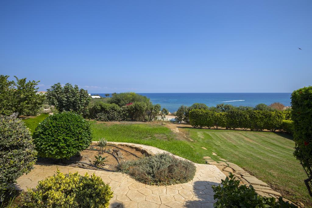 Protaras Beachfront Sirina Lina Suite Paralimni Buitenkant foto