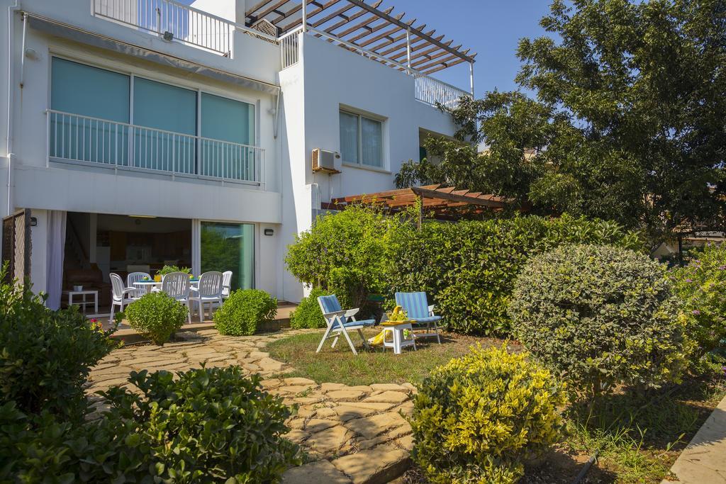 Protaras Beachfront Sirina Lina Suite Paralimni Buitenkant foto