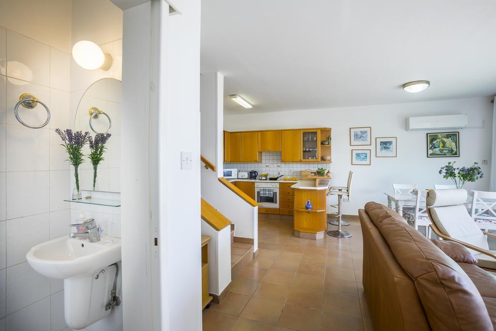 Protaras Beachfront Sirina Lina Suite Paralimni Buitenkant foto