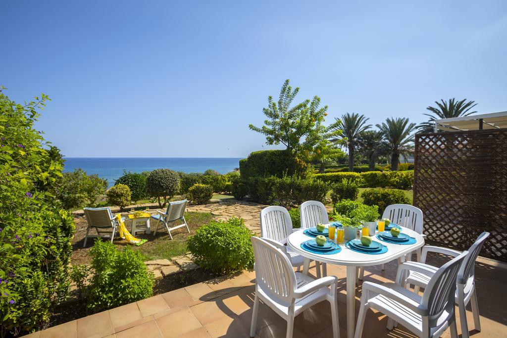 Protaras Beachfront Sirina Lina Suite Paralimni Buitenkant foto