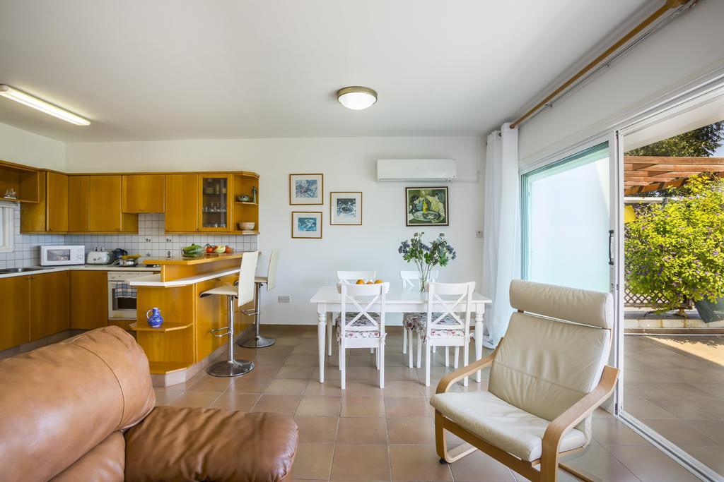 Protaras Beachfront Sirina Lina Suite Paralimni Buitenkant foto
